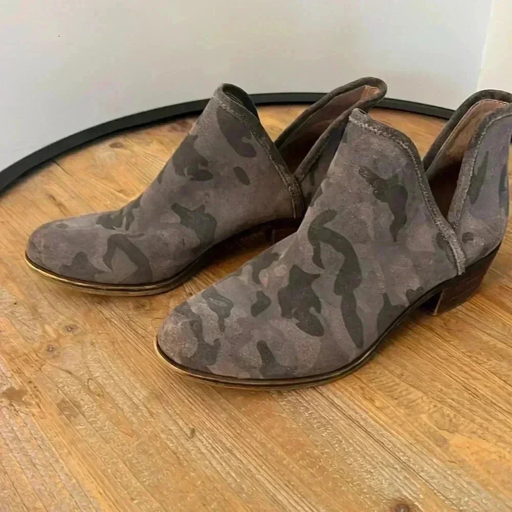 Lucky Grey Camo Booties 6.5